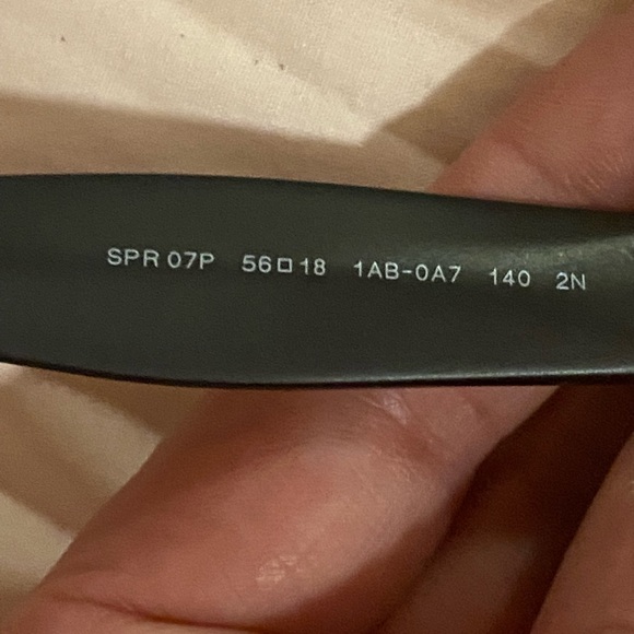 Preloved  PRADA Black  sunglasses (non prescription)with  it’s original case - Picture 4 of 11